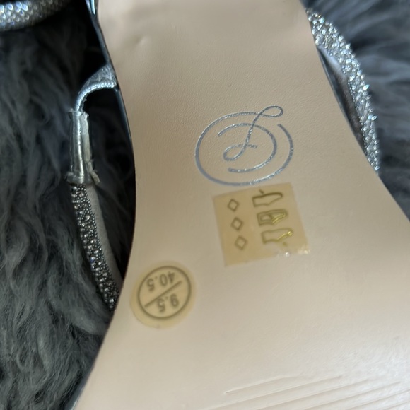 New Chinese Laundry Janai crystal straps heeled sandals Women, Size 9.5 - Picture 10 of 12